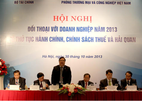 Doanh nghiệp vẫn “than khổ” về thủ tục thuế, hải quan
